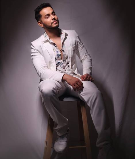 akshay kelkar bigg boss marathi 4 winner