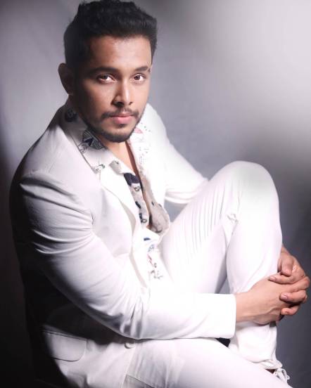 akshay kelkar bigg boss marathi 4 winner
