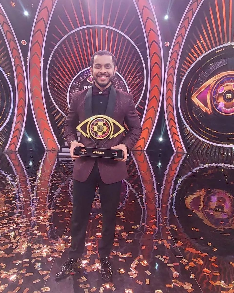 akshay kelkar bigg boss marathi 4 winner