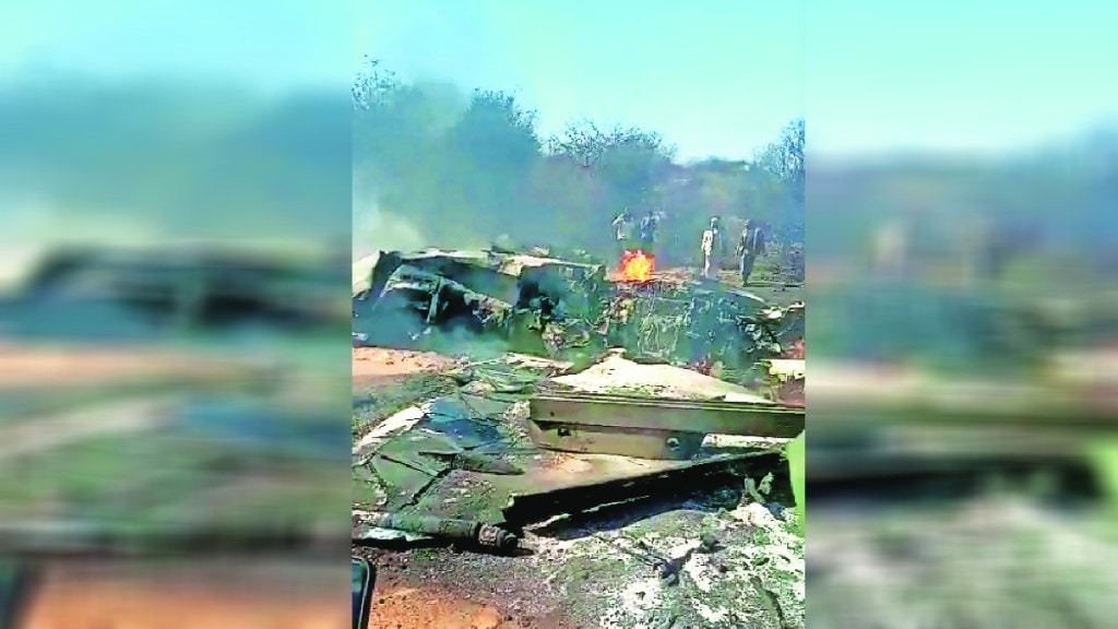 लढाऊ विमानांची टक्कर ;मध्य प्रदेशातील दुर्घटनेत एका वैमानिकाचा मृत्यू, दोघे बचावले