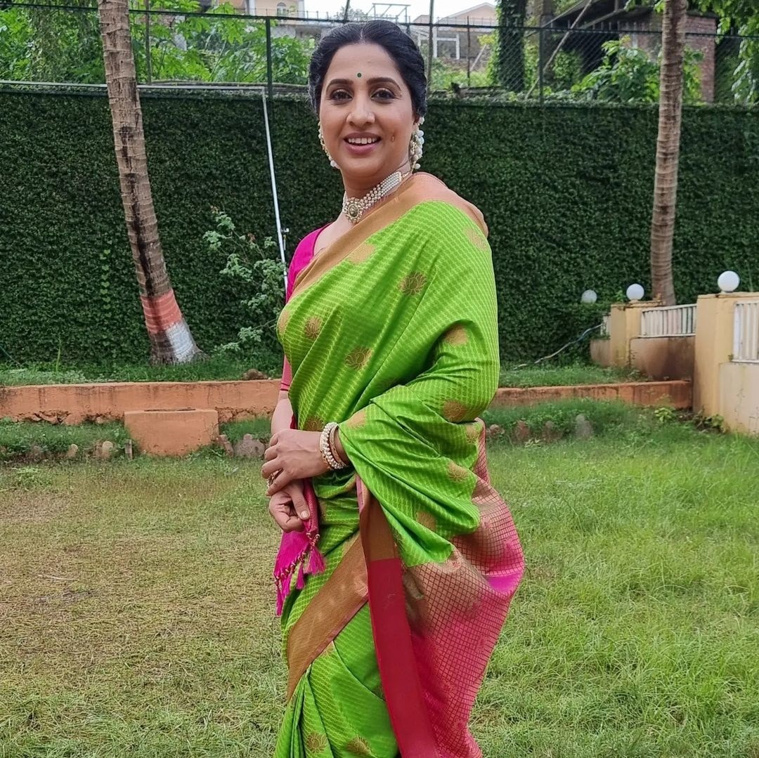 madhurani prabhulkar aai kuthe kay karte