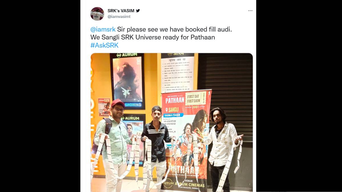 shah rukh khan pathaan movie craze in maharashtra photos