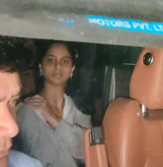 यावेळी सुहानाने अजिबात मेकअप केला नव्हता. 