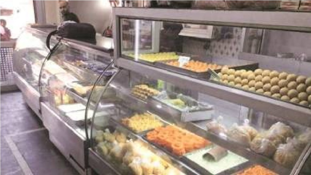 thief steals from sweet shop