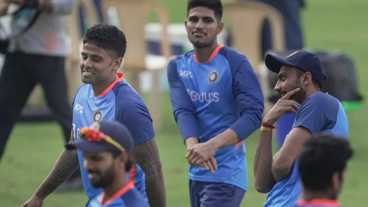 गत आशिया चषक चॅम्पियन श्रीलंकेविरुद्धच्या द्विपक्षीय मालिकेत भारताचा उत्कृष्ट विक्रम आहे. २००८-२००९ पासून भारत आणि श्रीलंका यांच्यात १७ द्विपक्षीय सामने झाले आहेत. यामध्ये भारताने १४, तर श्रीलंकेने केवळ दोनच सामने जिंकले आहेत. त्याचवेळी एकाही सामन्याचा निकाल लागला नाही. गेल्या ११ सामन्यांपासून भारतीय संघ द्विपक्षीय मालिकेत श्रीलंकेविरुद्ध विजय मिळवत आहे. गतवर्षी आशिया चषक स्पर्धेत श्रीलंकेकडून झालेल्या पराभवाचा बदलाही भारतीय संघाला घ्यायचा आहे.