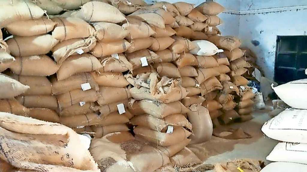 distribution of inferior qaulity food grains in palghar