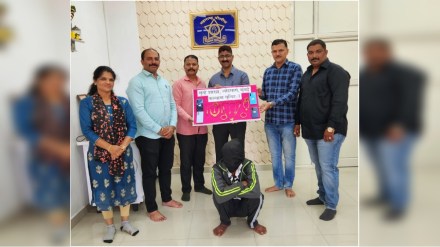 डोंबिवली, कल्याण रेल्वे स्थानकात चोऱ्या करणारा डहाणुचा चोरास अटक डोंबिवली, कल्याण रेल्वे स्थानकात चोऱ्या करणारा डहाणुचा चोरास अटक