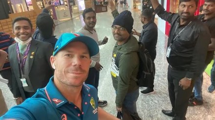 IND vs AUS: David Warner fulfilled the wishes of Indian fans, won everyone's heart by posing for a photo watch video IND vs AUS: David Warner fulfilled the wishes of Indian fans, won everyone's heart by posing for a photo watch video