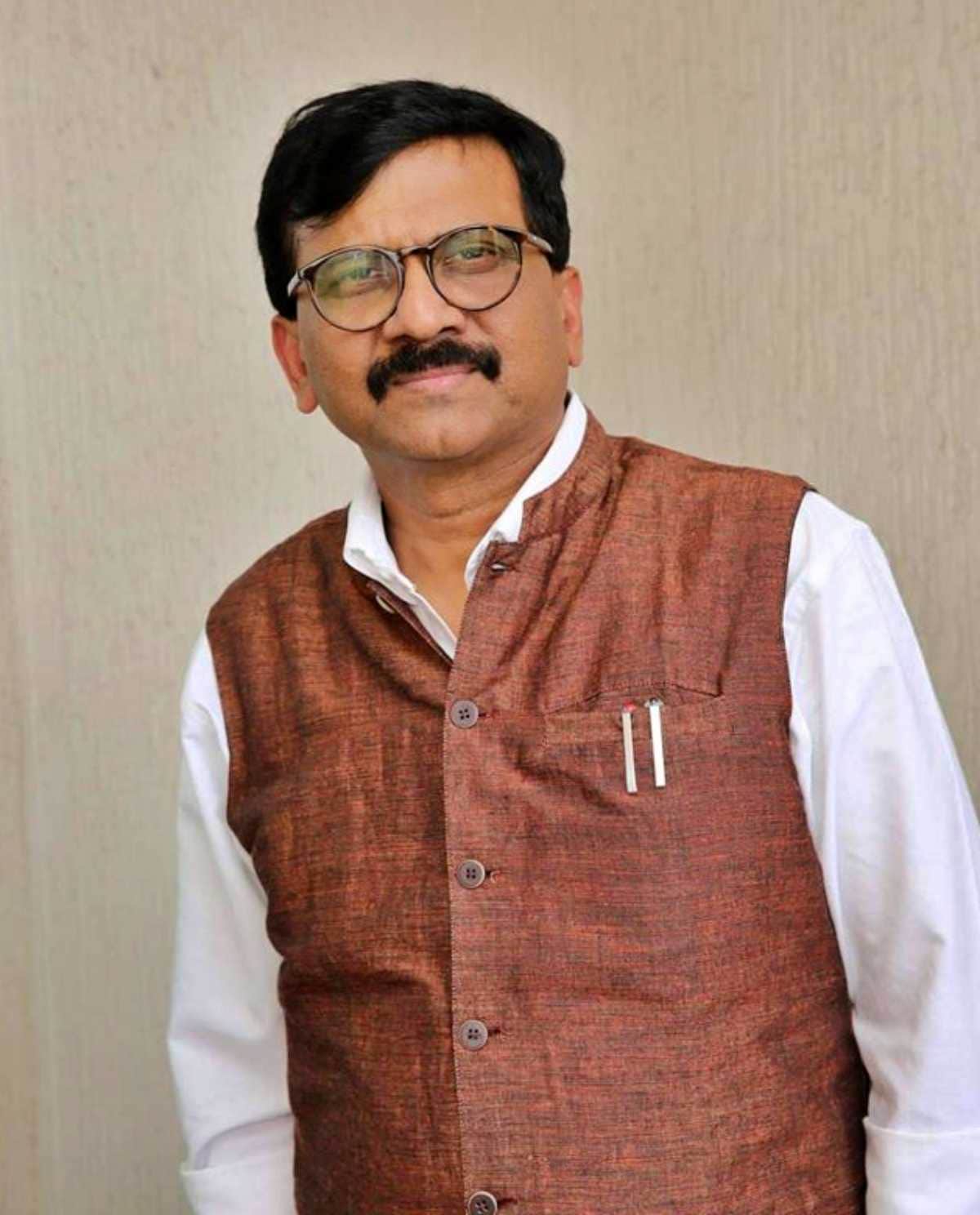 त्यांच्यावर विश्वास ठेवावा लागेल, कारण याआधी भाजपाच्या कालखंडात पोलिसांच्या गाडीतून पैशांची आवक-जावक, वाटप झाल्याची उदाहरणं समोर आली आहेत - संजय राऊत