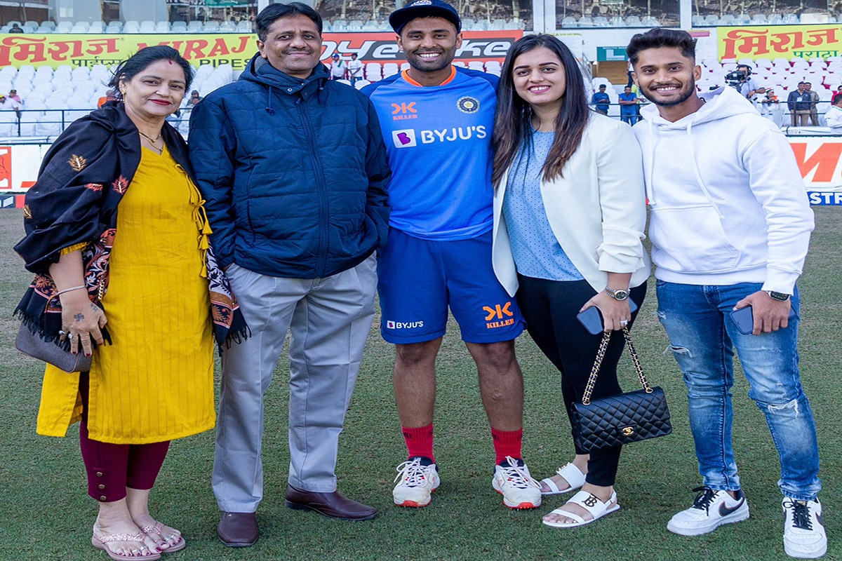 IND vs AUS 1st Test: Suryakumar Yadav-KS Bharat debut India's Test squad A special appreciation ceremony was attended by family 