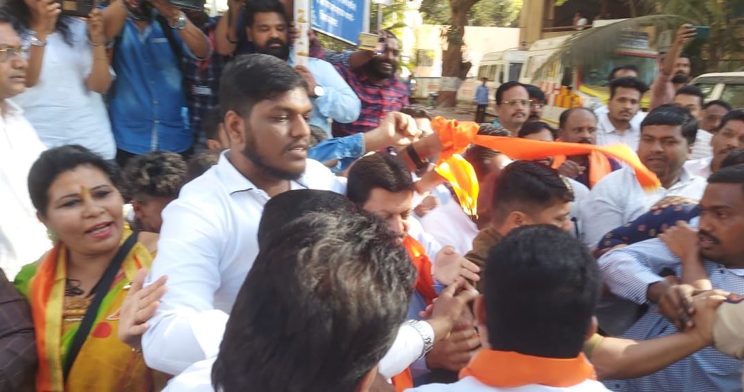 eknath shinde and uddhav thackeray group clash