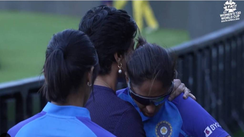 Harmanpreet Kaur cried bitterly hugging Anjum Chopra