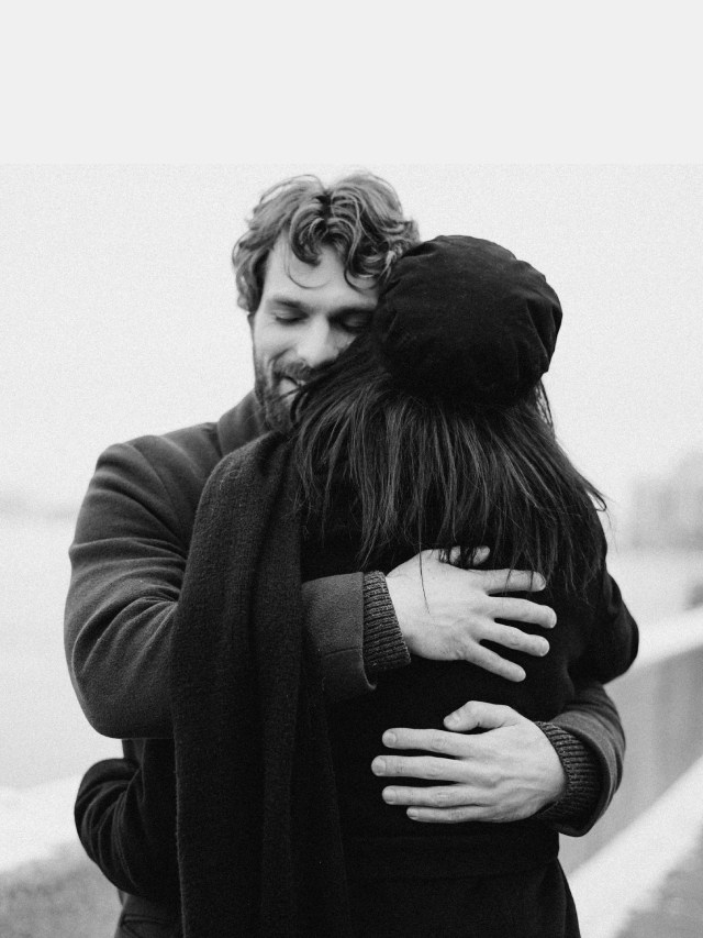 वेगवेगळ्या प्रकारच्या मिठीमध्ये दडलेले असतात ‘हे’ अर्थ | Hug Day 2023 ...