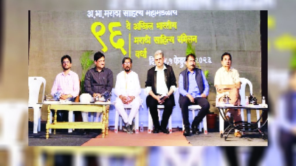 ‘सामाजिक मूल्यांची पडझड समाजमाध्यमांचा प्रभाव वाढवणारी’