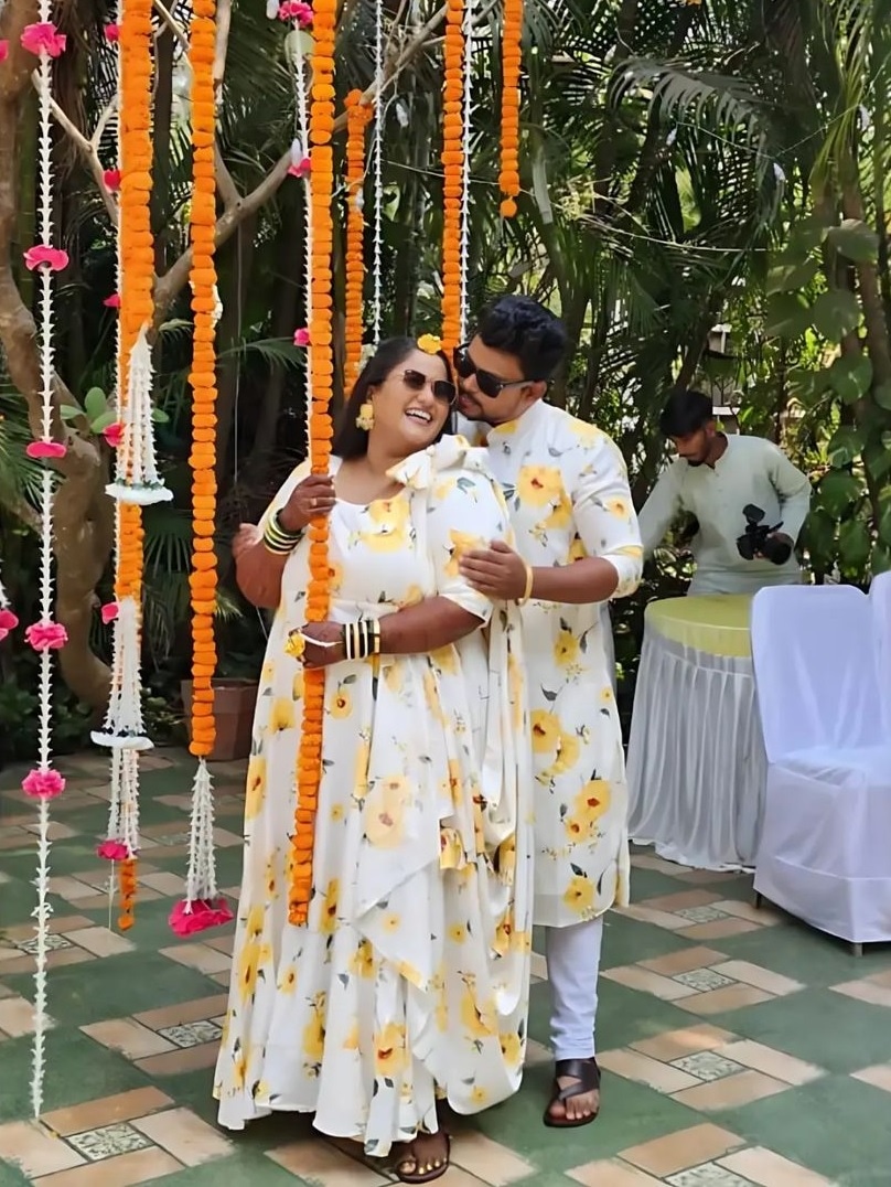 vanita kharat sumit londhe haldi ceremony