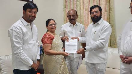 Goikishan bajoriya eknath shinde