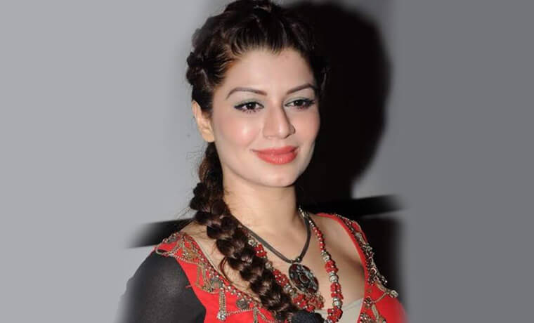 बॉलिवूडध्ये तिचं करिअर जोर धरु शकलं नाही