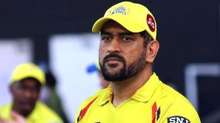 Ms Dhoni likes Hookah