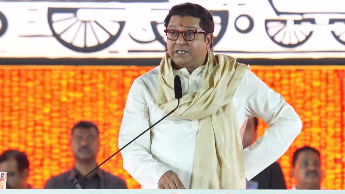 मी शिवसेना सोडावी यासाठी वातावरण निर्मिती केली गेली. उद्धव ठाकरेच त्यामागे होते असा आरोप राज ठाकरेंनी केला