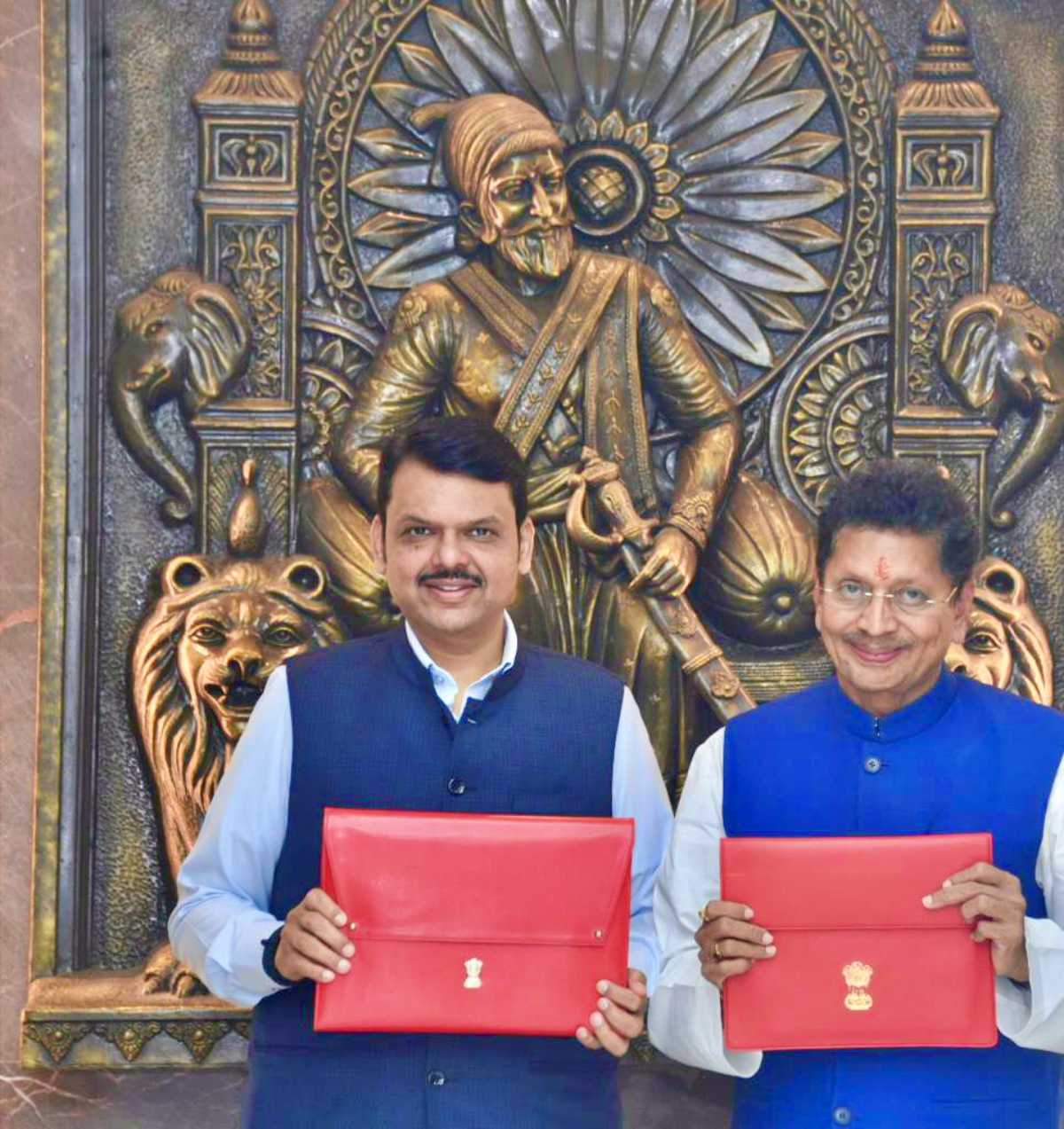 काजू बोंडूवर प्रक्रिया केंद्र, काजू फळ विकास योजना जाहीर. २०० कोटी रुपयांच्या भांडवलासह कोकणासाठी काजू बोर्ड. कोकण, चंदगड तसेच आजरा (कोल्हापूर) येथे काजू फळ विकास योजना. त्यासाठी ५ वर्षांसाठी १३२५ कोटी रुपयांची तरतूद.