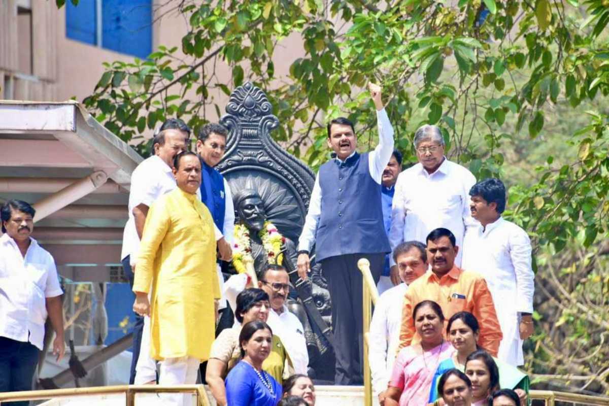 आंबेगाव (पुणे) येथे छत्रपती शिवाजी महाराज संकल्पना उद्यानासाठी ५० कोटी रुपयांचा निधी जाहीर.