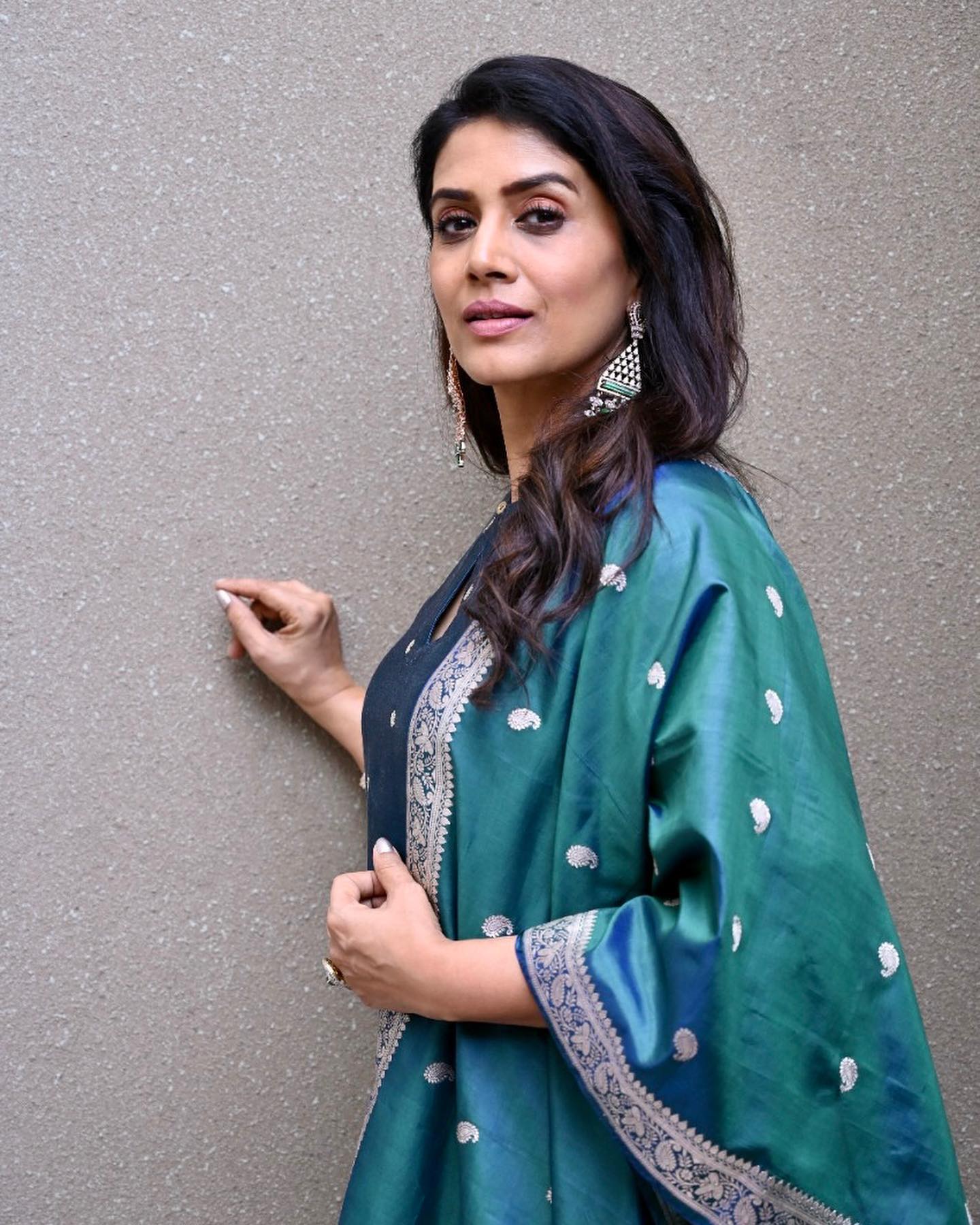 Sonali Kulkarni 