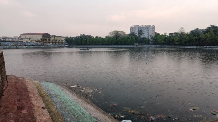 उरणमध्ये बरसल्या अवेळी सरी; दोन मिनिटांच्या सरींनी नागरिकांची तारांबळ (छायाचित्र - लोकसत्ता टीम)