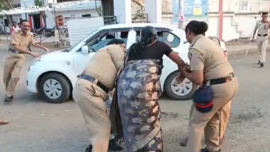 Woman attempts self immolation on Women Day in Buldhana