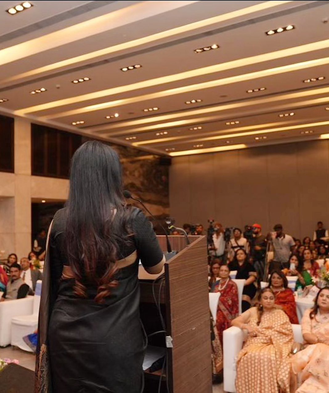 amruta fadnavis photos