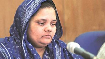Bilkis Bano case SC asks Gujarat govt to be ready with convicts remission files hearing on April 18 Bilkis Bano case SC asks Gujarat govt to be ready with convicts remission files hearing on April 18