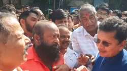 рджреЗрд╡рд╕реНрдерд╛рди рд╕рдорд┐рддреАрдЪреЗ рд╕рдЪрд┐рд╡ рдмрджрд▓реАрд╡рд░реВрди рдкрд╛рд▓рдХрдордВрддреНрд░реА рджреАрдкрдХ рдХреЗрд╕рд░рдХрд░ рдпрд╛рдВрдирд╛ рдШреЗрд░рд╛рд╡; рдкреНрд░рд╢реНрдирд╛рдВрдЪрд╛ рднрдбрд┐рдорд╛рд░