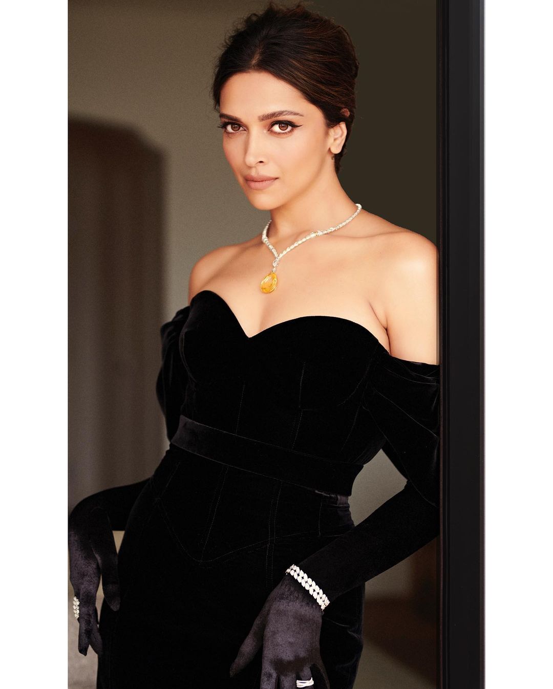 deepika padukone in oscars 2023 photos