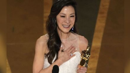 michelle yeoh makes history as first Asian woman to win Oscar michelle yeoh makes history as first Asian woman to win Oscar