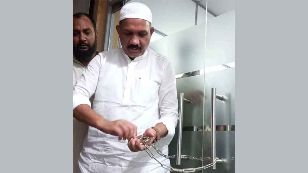 राष्ट्रवादीने टोरंट कंपनीच्या कार्यालयला टाळे लावले