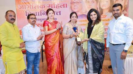 नवनिर्वाचित आमदार अश्विनी लक्ष्मण जगताप यांच्या हस्ते अभिनेत्री मुक्ता बर्वे यांचा सन्मान करण्यात आला, यावेळी राज्य महिला आयोगाच्या अध्यक्ष रुपाली चाकणकर, नाना शिवले, संतोष बाबर