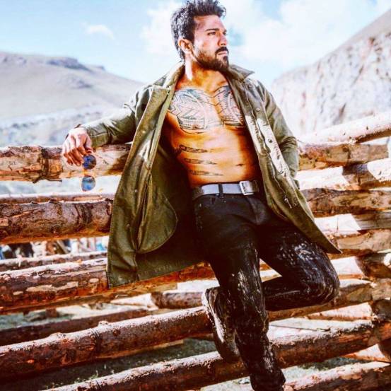 राम चरणने २००७ मध्ये ‘चिरुथा’ सिनेमातून मनोरंजन क्षेत्रात पदार्पण केले. त्याचा दुसरा सिनेमा एस. एस. राजामौली दिग्दर्शित ‘मगधीरा’ हा होता. या सिनेमातून राम चरणची लोकप्रियता वाढत गेली. 