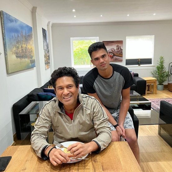 आता दुसरीकडे चर्चा आहे, सचिन तेंडुलकर यांचा धाकटा मुलगा अर्जुन सचिन तेंडुलकरची. (Photo-arjuntendulkar24 instagram)
