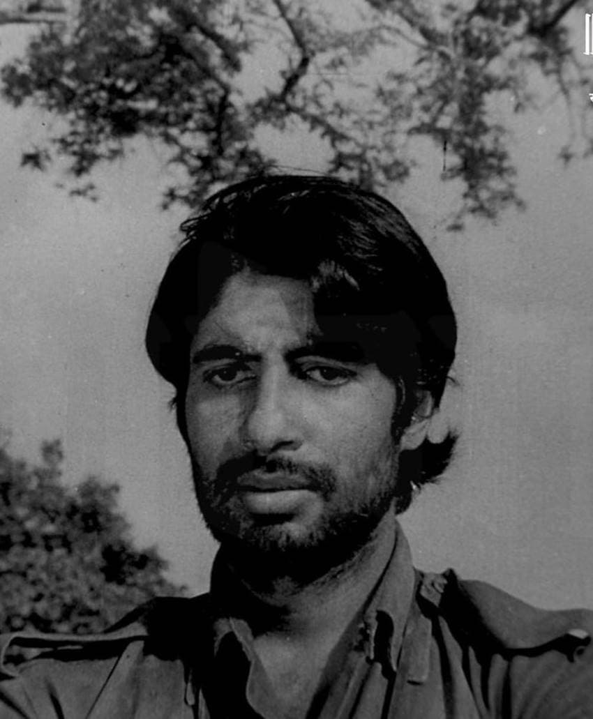 Amitabh Bachchan Muslim Role Shocking Revelation says Did Not Let Water Touch Face For Seven Days Saat Hindustani Movie
