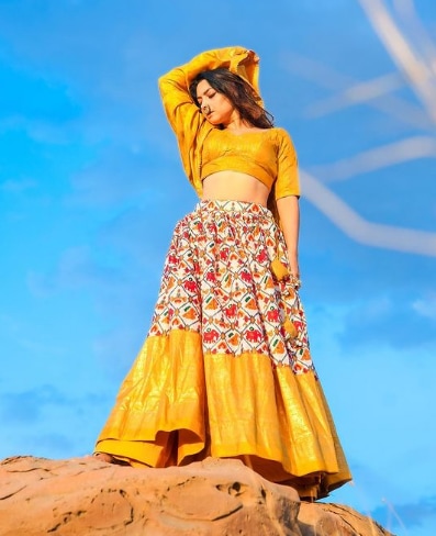 नुकतेच सोनाली कुलकर्णी हिने तिचे काही नवे फोटो सोशल मीडियावर शेअर केले आहेत.