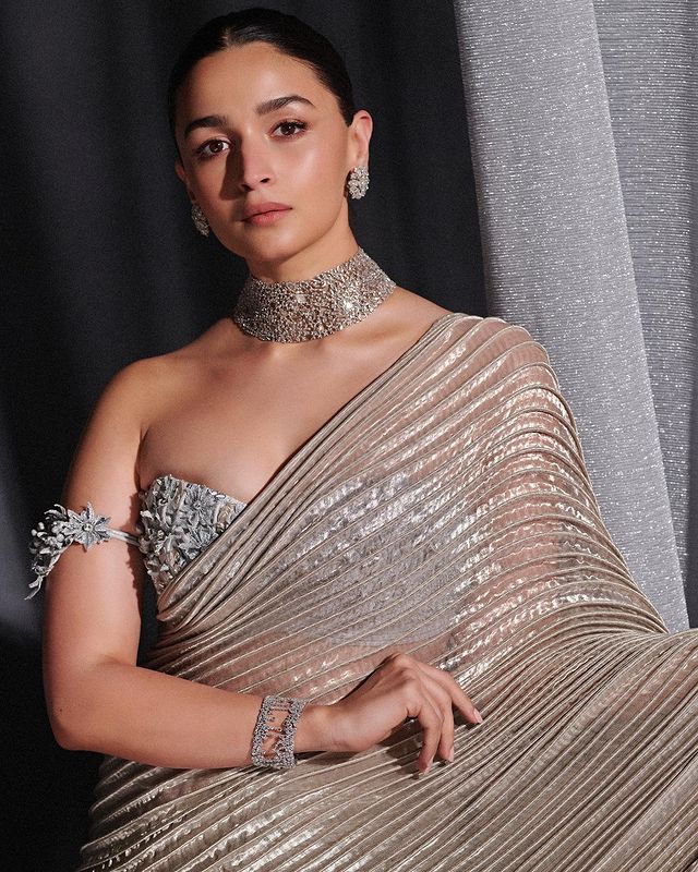  Alia Bhatt 