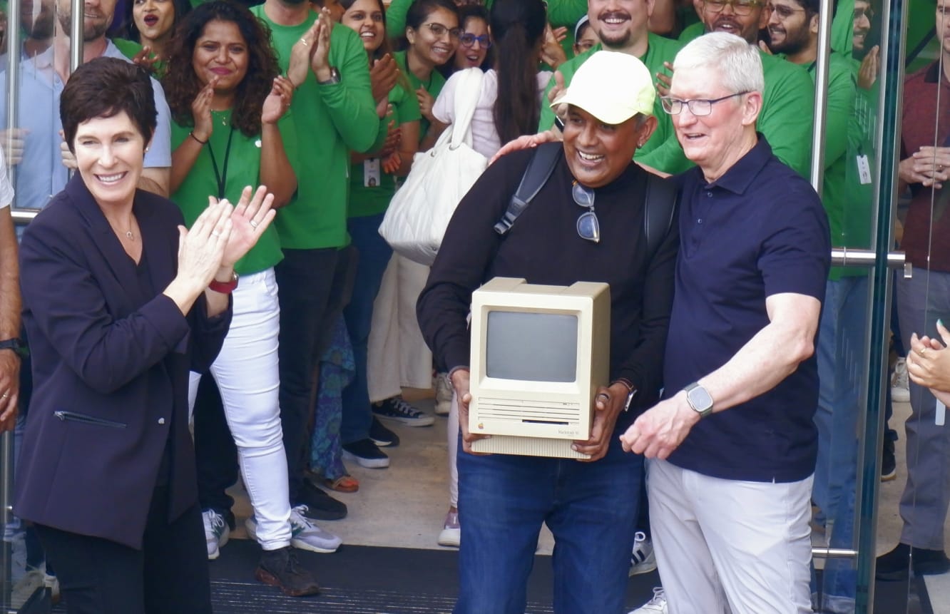 Apple First Retail Store in BKC Mumbai India