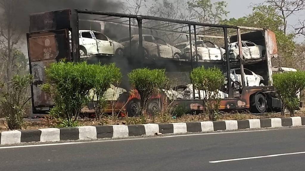 Dahanu, fire, container