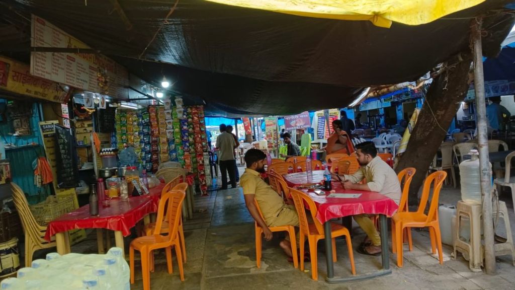 Illegal hawkers in navi mumbai