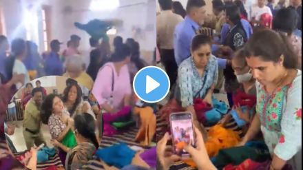 women fighting in saree sale