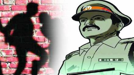 police constable beaten kondhwa Pune