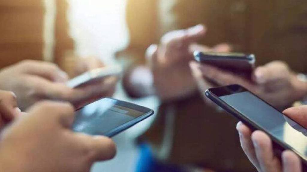 This village in Maharashtra follows a daily digital detox of 1 hour This village in Maharashtra follows a daily digital detox of 1 hour