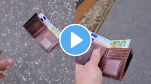 man picked purse that fell on road whatever happenes as he opened you will be surprised omg video viral on social media