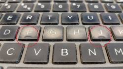 рдХреАрдмреЛрд░реНрдбрдЪреНрдпрд╛ F рдЖрдгрд┐ J рдмрдЯрдгрд╛рдВрд╡рд░ рдЫреЛрдЯреНрдпрд╛ рдЖрдбрд╡реНрдпрд╛ рд░реЗрд╖реЗрд╕рд╛рд░рдЦреЗ рдЪрд┐рдиреНрд╣ рдХрд╛ рдЕрд╕рддреЗ? рдЬрд╛рдгреВрди рдШреНрдпрд╛..