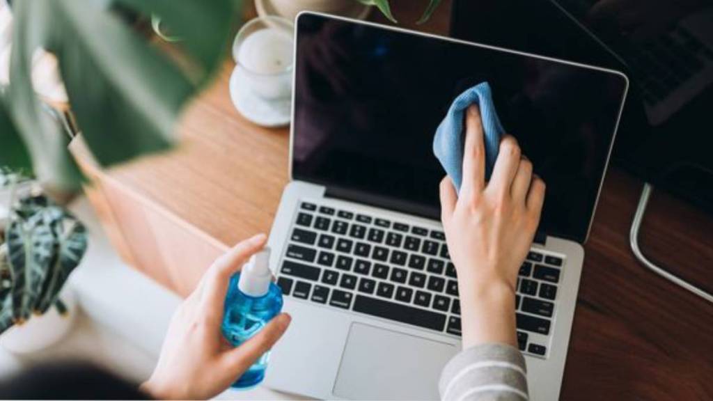 how to clean your laptop