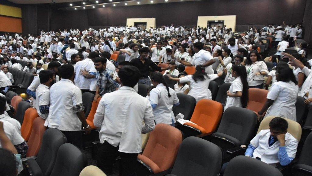 religious slogans Suresh Bhat Auditorium religious slogans Suresh Bhat Auditorium